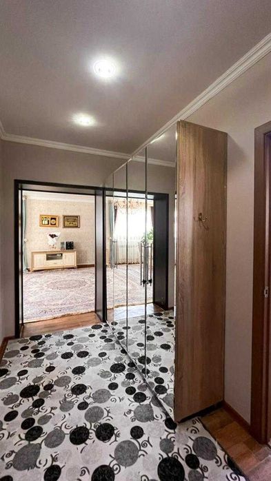 Продаю  % комнатный  дом СЗЖР