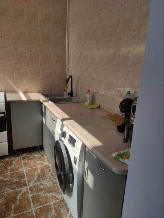Închiriez apartament Piața Centrală