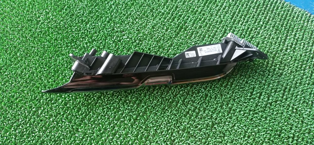 semnalizare porsche cayenne 9y0  9y3