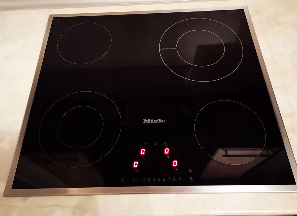 Плот за вграждане MIELE KM 6202 *Отлично състояние!
