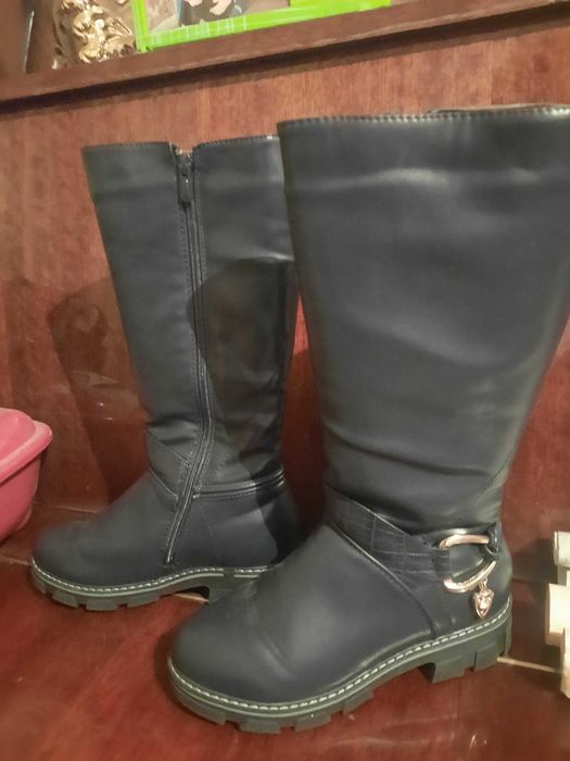 Продам сапожки на девочку