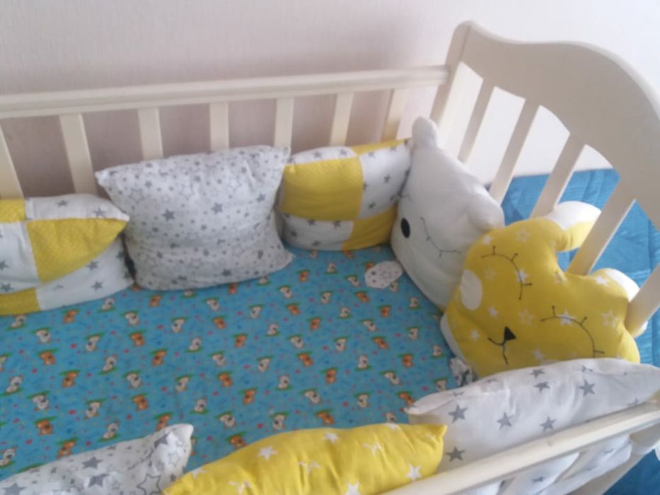 Продам кровать с бортиками