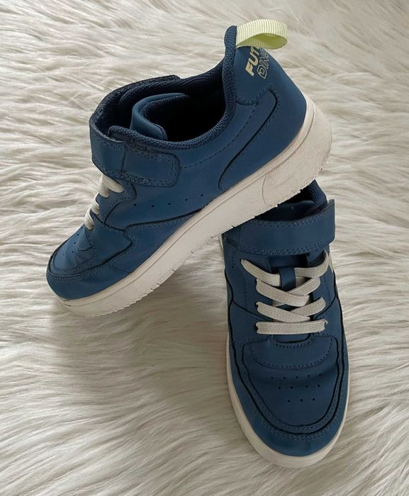 Incaltaminte H&M, cu dinozauri, pt baieti, marime 31