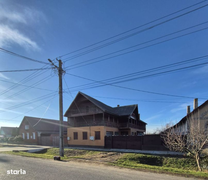 Casa Loc. Sântana,25km de Arad, gradină 1933 mp front stradal dublu