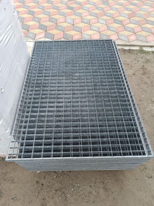 Trepte și gratare zincate