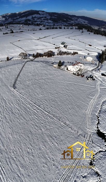 Teren la munte cu o suprafata totala de 2.000 mp, format din 2 PARCELE