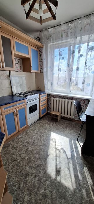 Продам 2хком квартиру район 8 школы.