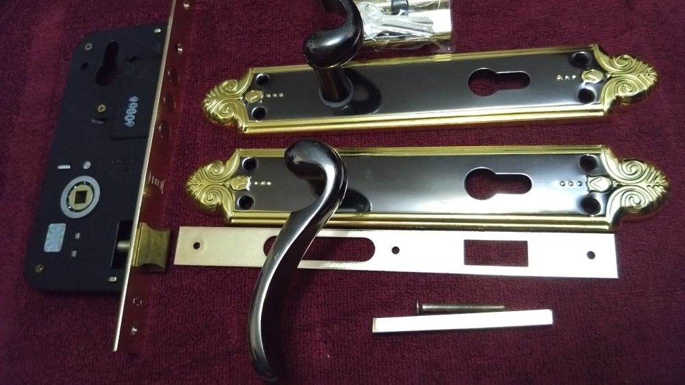 Broasca completa pentru ușă