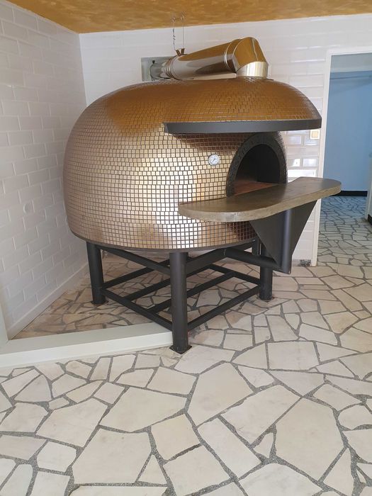 Неаполитанска Пещ на дърва за пица