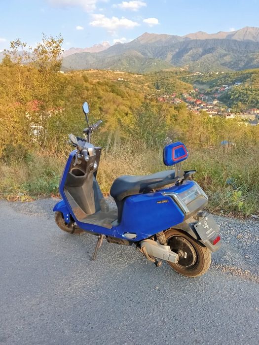 Электрический мопед скутер