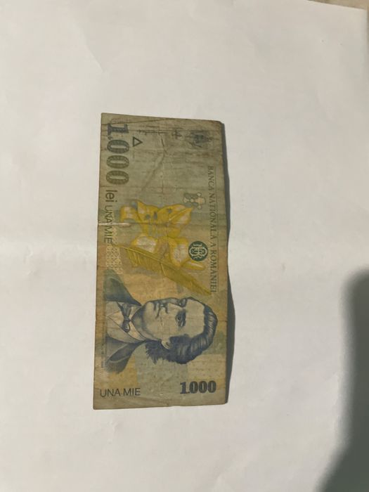 Vand bacnote vechi de 1.000,2.000,5.000 si 50.000
