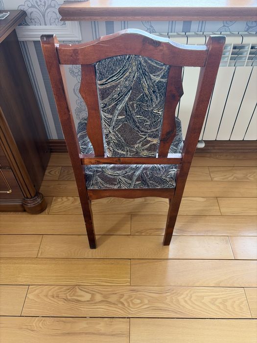 Продам стулья деревянные