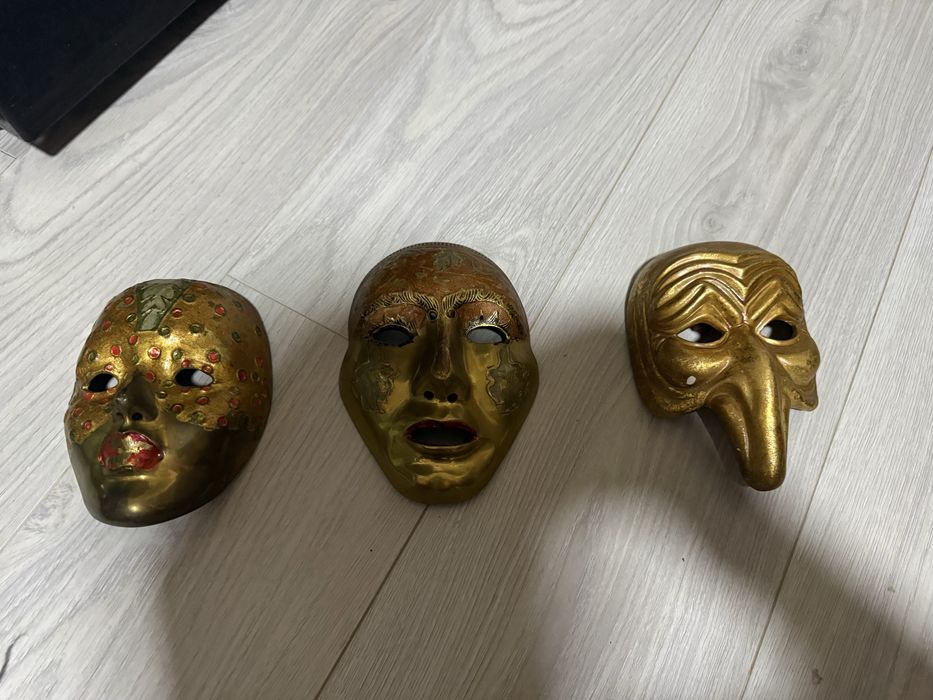 Месингова маска за стена