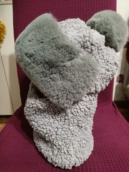 Caciula blana gri dama