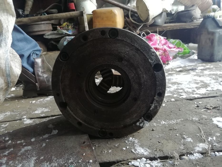 Продам токарный патрон.