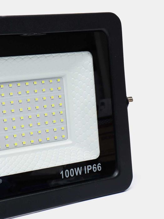 Лед прожекторы от дилера Lezard