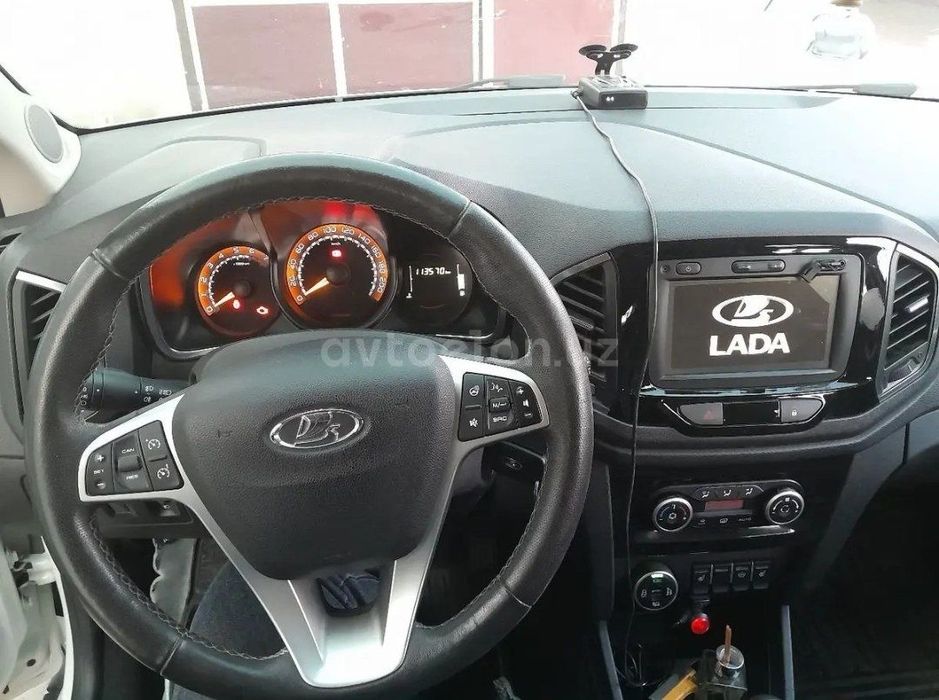 Lada Xray cross 2019