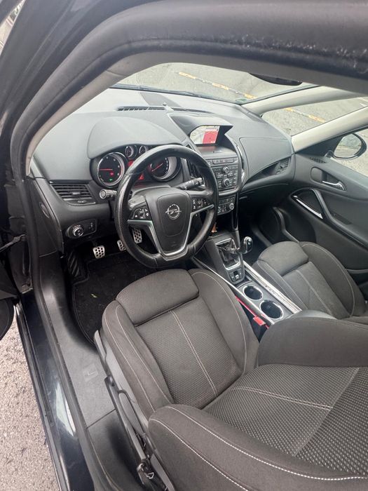 Opel Zafira Tourer OPC 2.0 ctdi 177cp