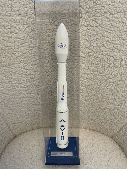 Единствено 1.100 единици nasa avio модели на Lamborghini & Ferrari.