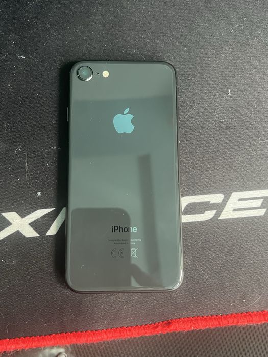 Iphone 8 64 gb.