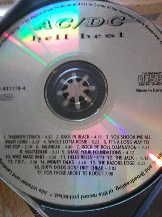 Продавам дискове с рок, поп рок и метъл музика