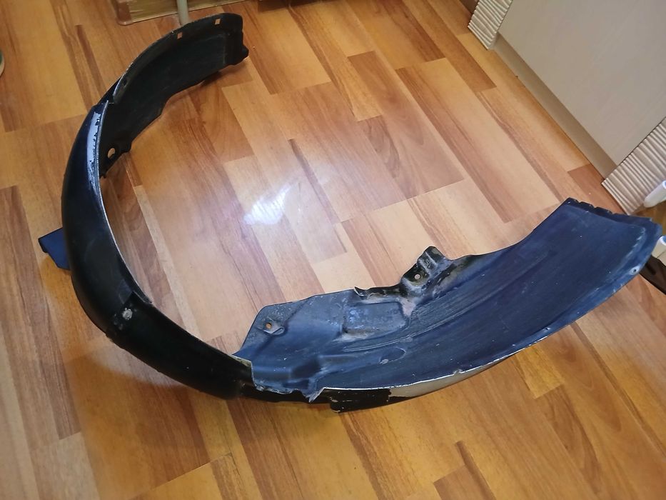 Подкрыльник правый