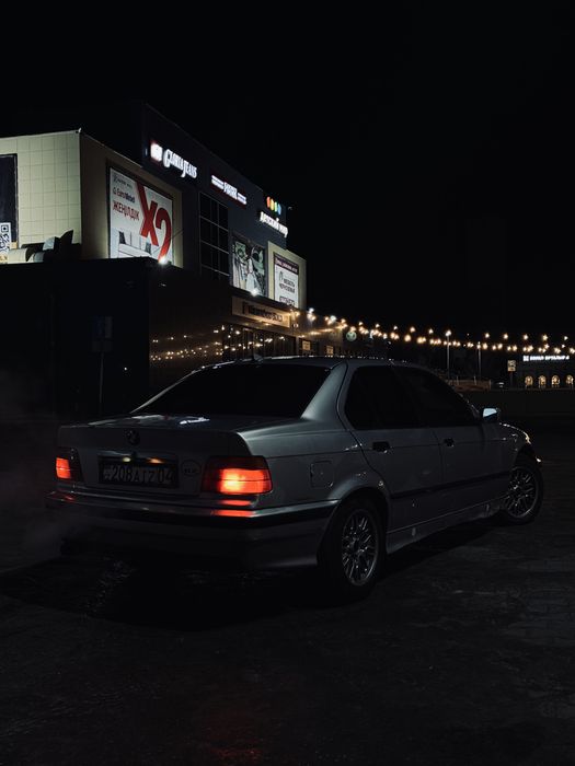 Продам бмв е36.