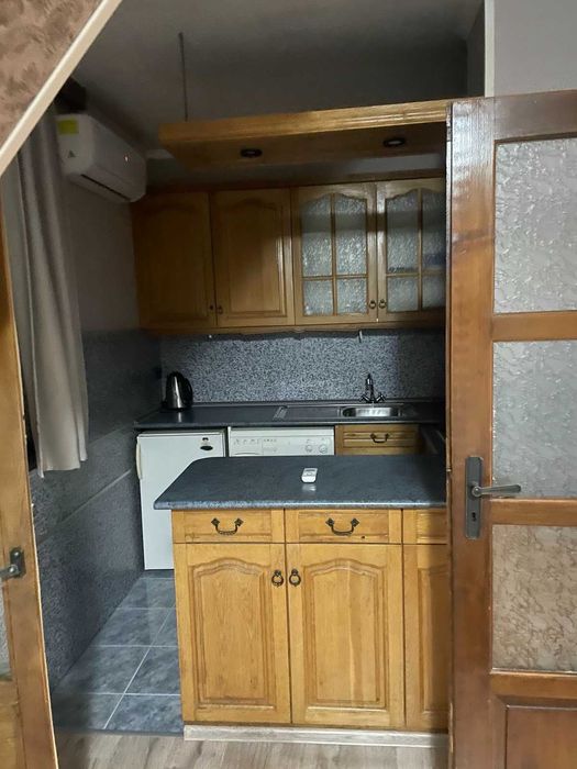 Дава се под наем Двустаен апартамент в Варна, ВИНС - 48 кв.м за 714 € - Снимка #1
