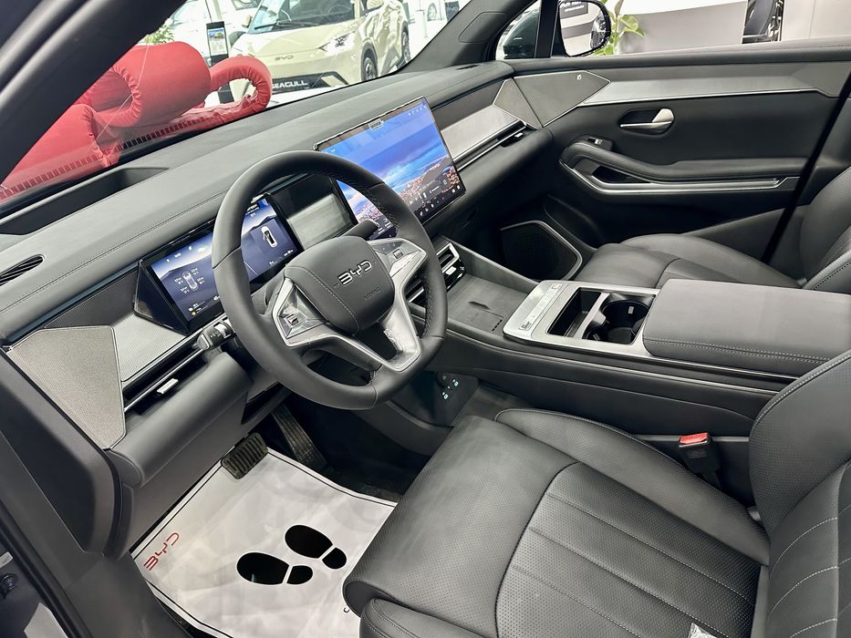 BYD Atto 8 Farg’ona Nalichiyada DM-P AWD Full complektasiya