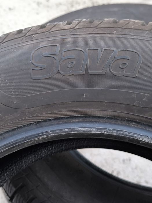 Два броя зимни гуми 215/65/R16