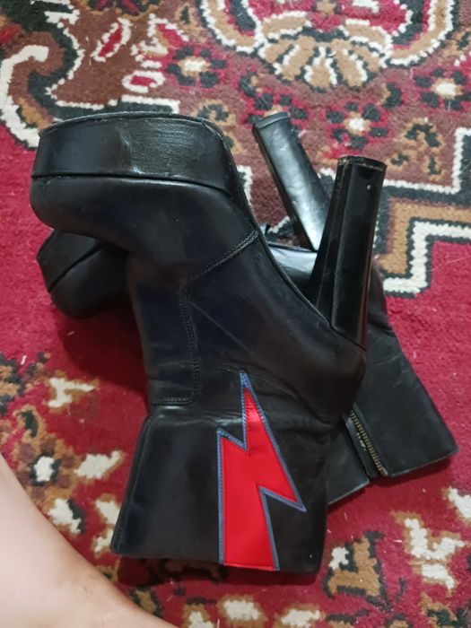 Botine noi din piele naturala,cu model traznet