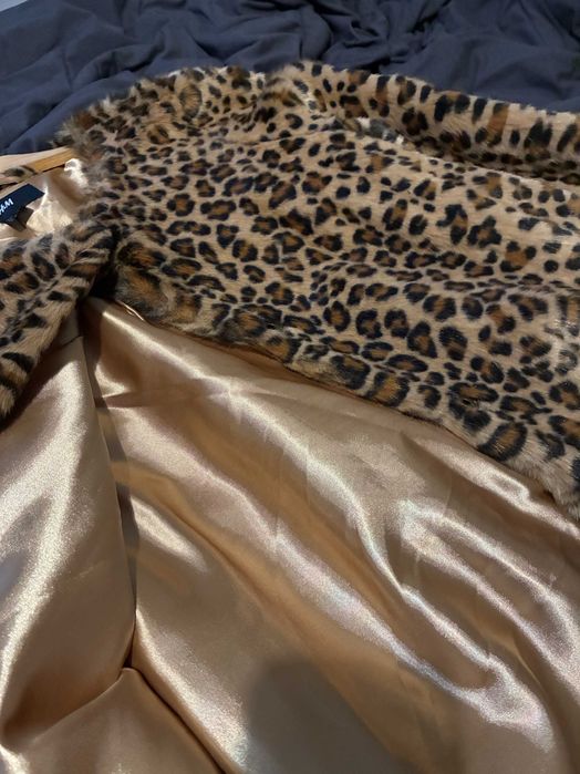 Тигрово палтенце HM, Бяло палто алпака, кашмир