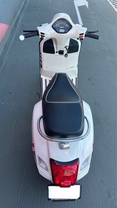 Piaggio Vespa GTS 300
