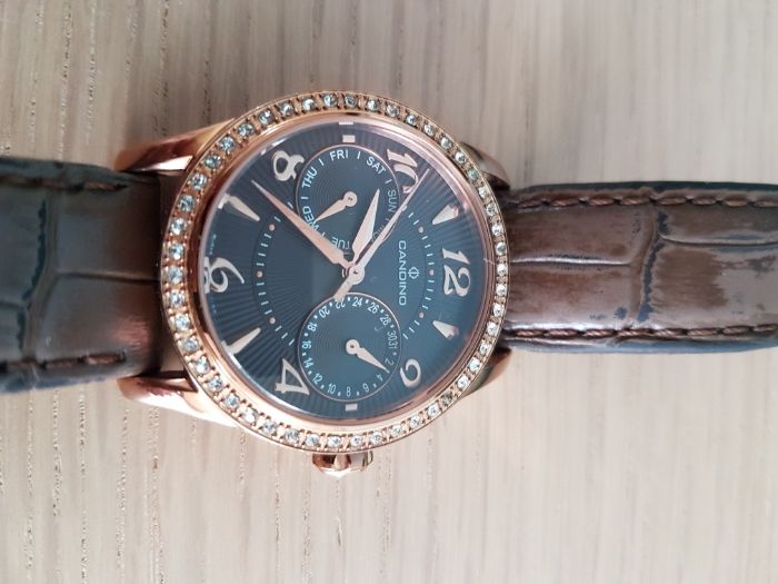 Часовник - дамски Candino