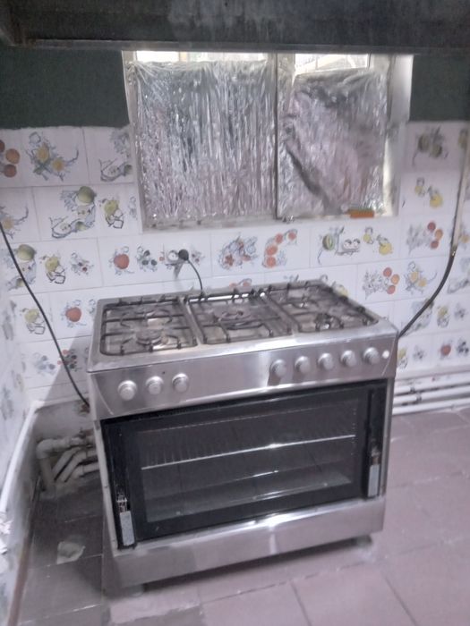 Продам кафе с магазином.