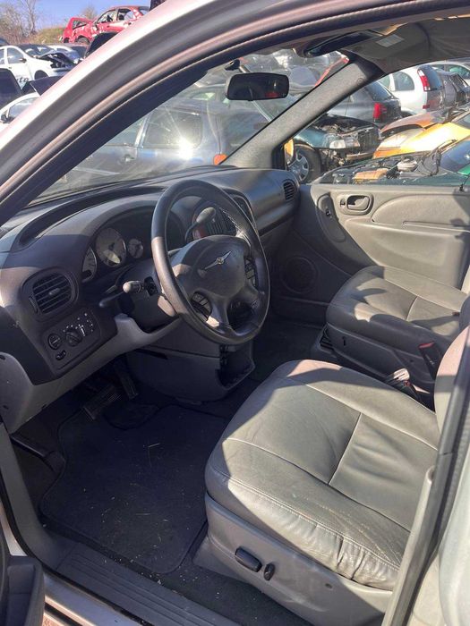 Крайслер Воаяджър 2,8 дизел 2005 година на части