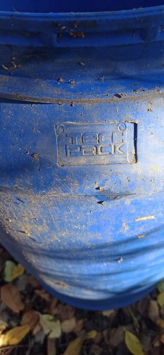 Два броя ПВЦ бидони по 220л .