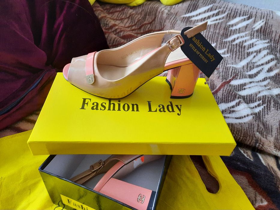 Продам летнии босоножки