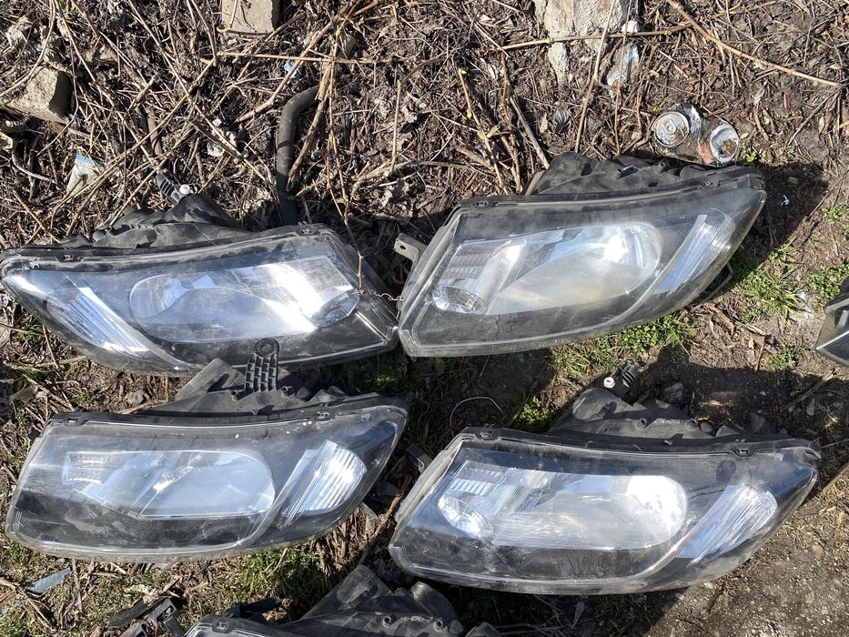 Far Dacia logan 2 Sandero 2013 - 2017 faruri dreapta Stanga