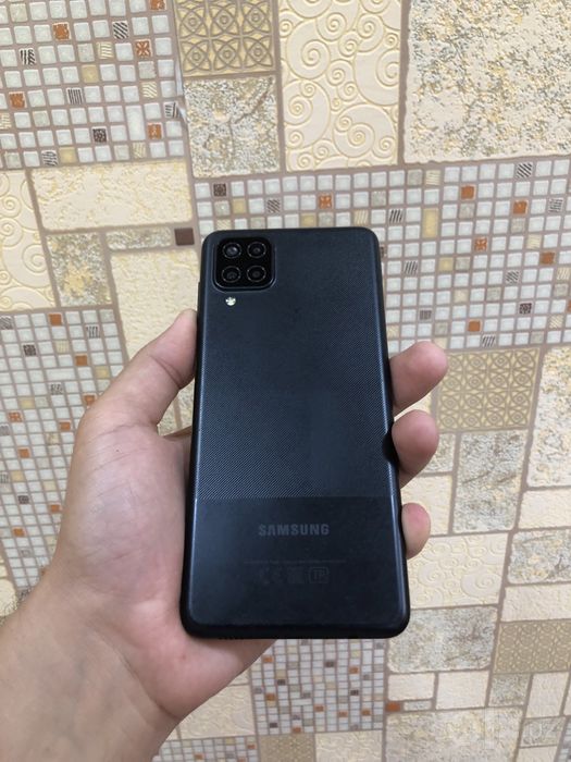 Samsung A12 ideal
