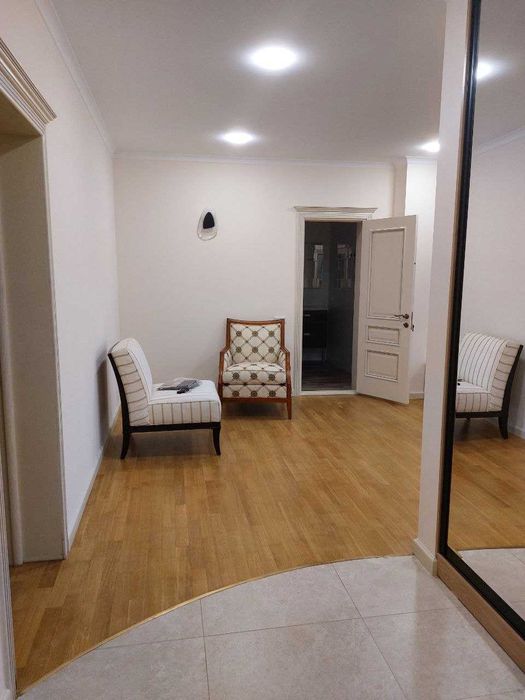 Сдается квартира 145 школа , Садик Азимова ,Ц-1 .