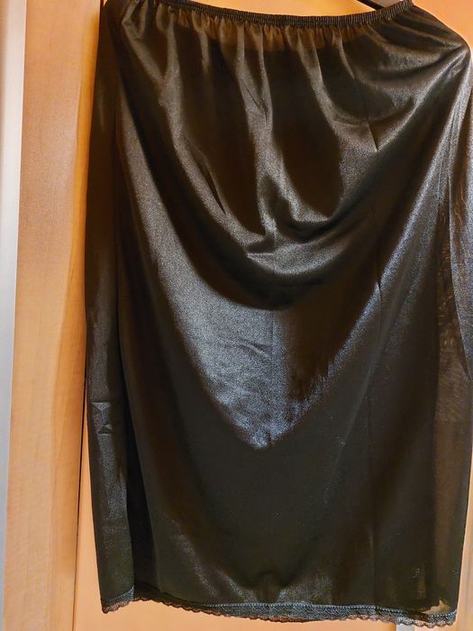 Подплата сатен. черна2хл.и бяла2хл