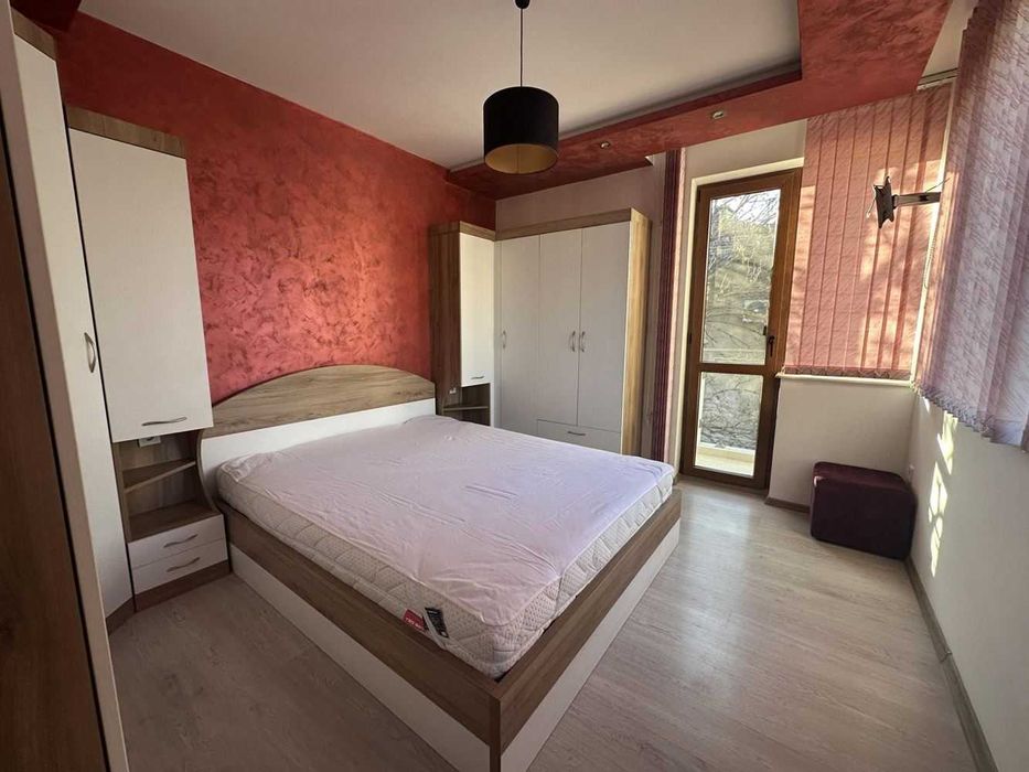 Дава се под наем Тристаен апартамент в Пловдив, Младежки Хълм - 110 кв.м за 750 € - Снимка #3