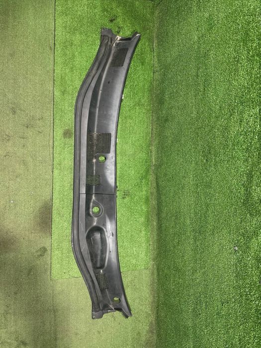 Пластик под дворники Lexus Rx 300