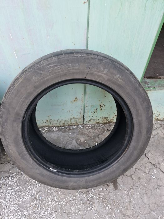 Продам 2 шины  корея летние.