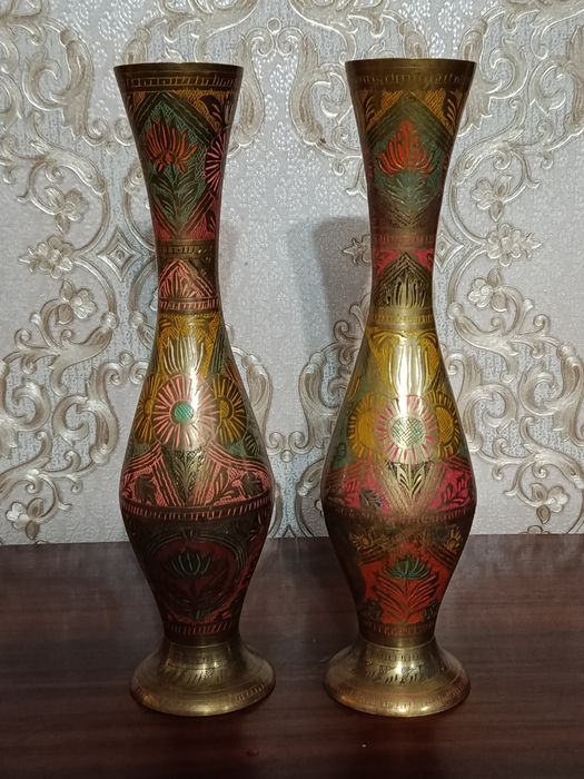 Индийские вазы из латуни