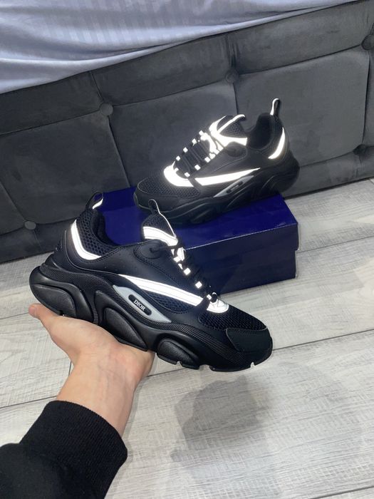 Dior B22