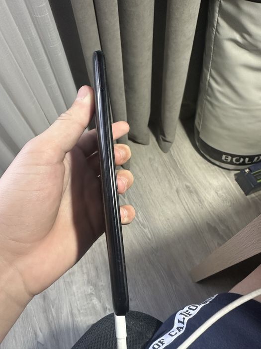 Продас телефон vivo v17