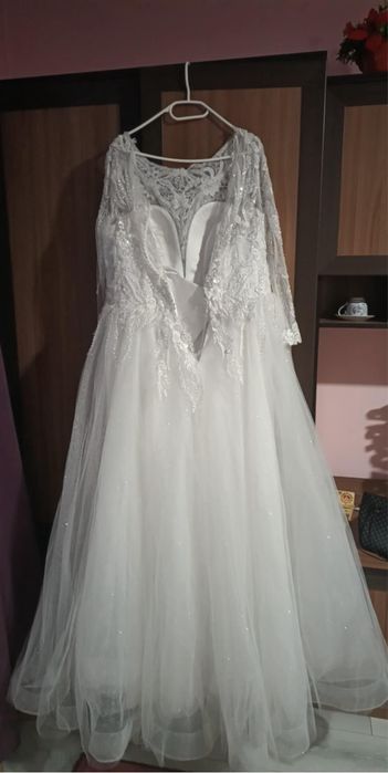 Vand rochie de mireasa