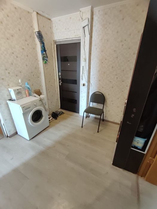 Продам 3 х комн . 9-19,  1 этаж.